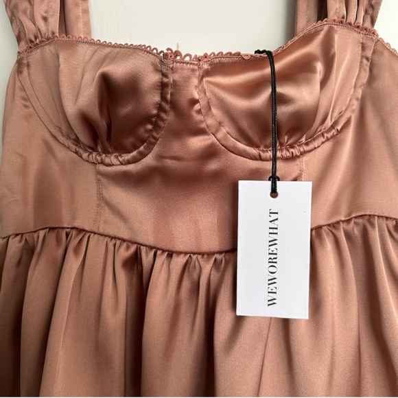 WeWoreWhat Satin Bronze Tiered Hem
Sleeveless High-Low Maxi Dress - size 0 - Picture 6 of 8